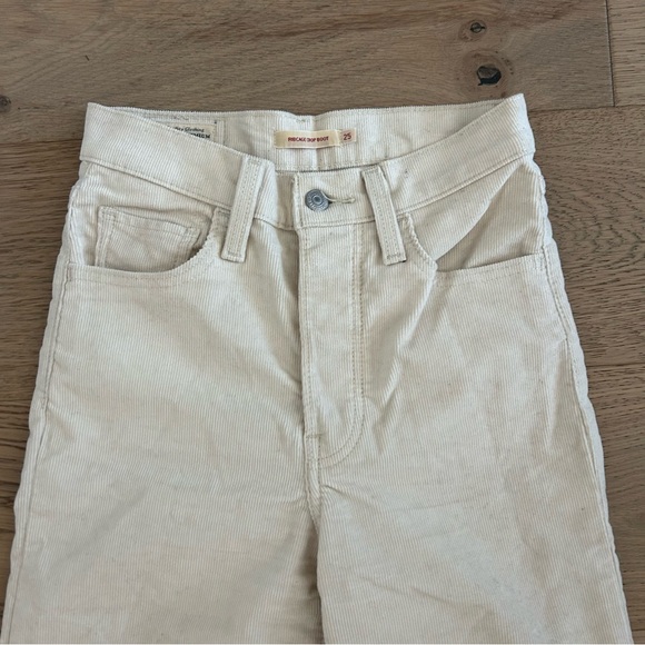 Levi’s Rib Cage Crop Boot Cut Jeans Cream Cordorouy - Picture 2 of 9
